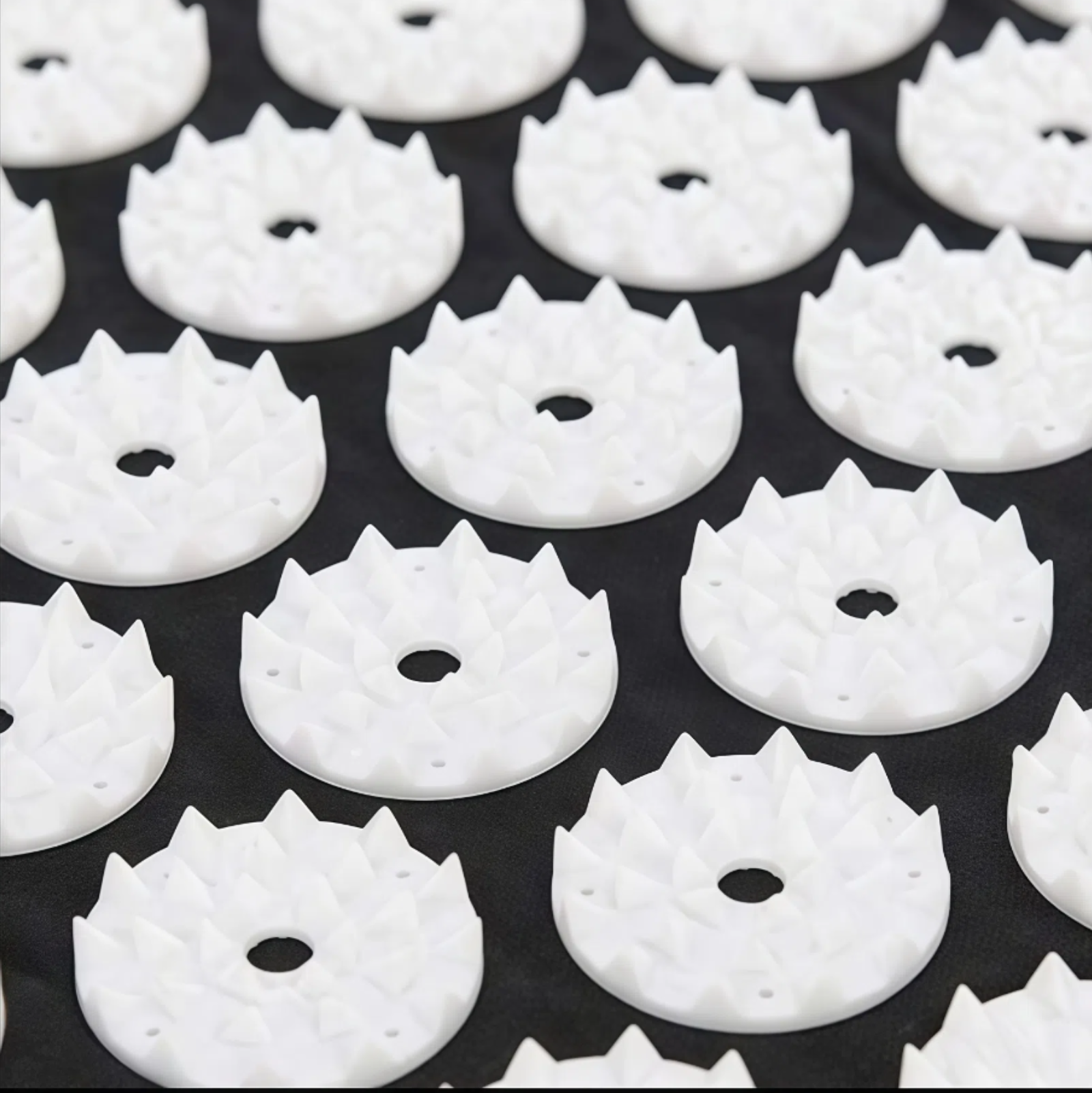 👉Acupressure mat with spikes